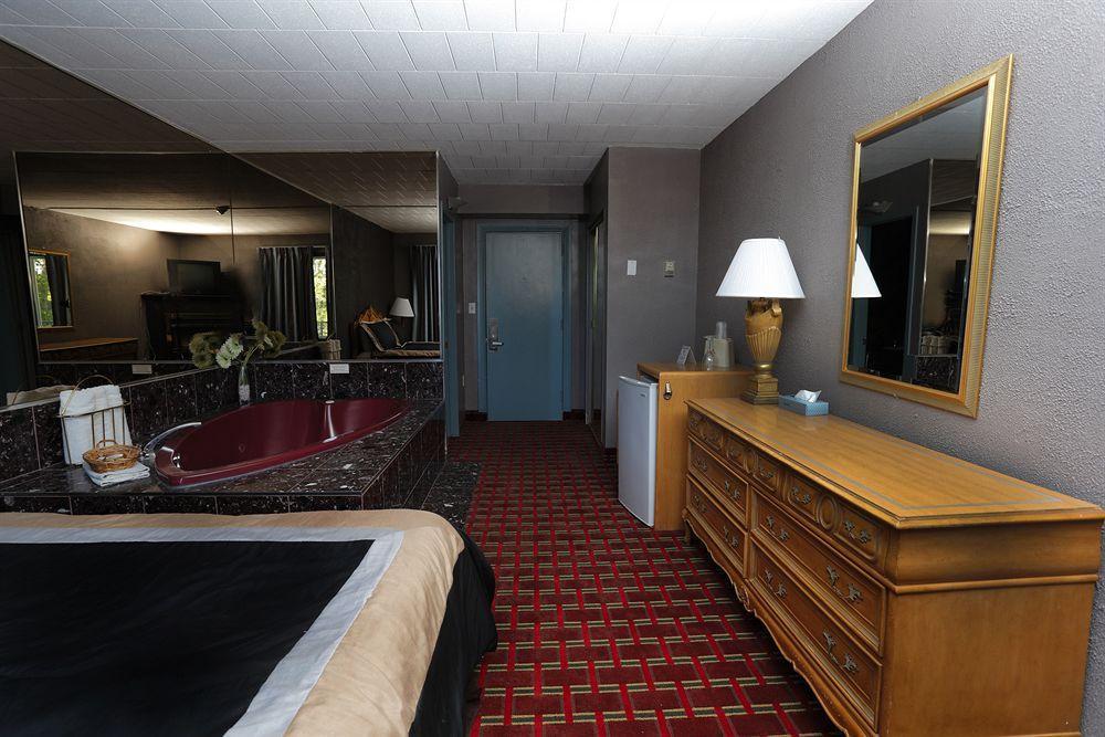 Belmont Inn Садбери Экстерьер фото