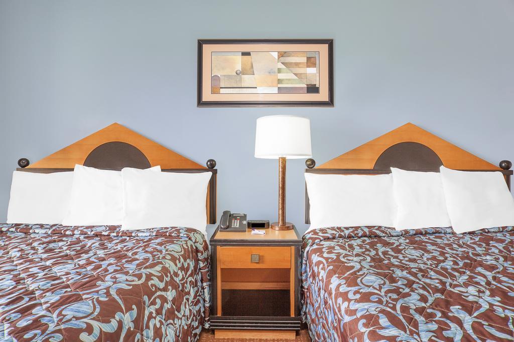 Belmont Inn Садбери Экстерьер фото