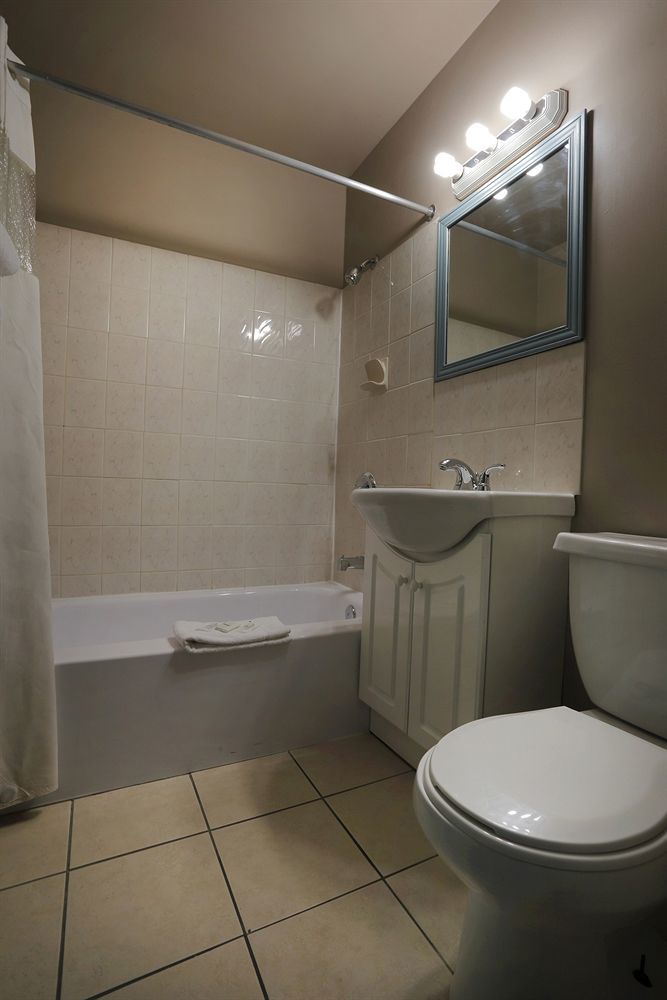 Belmont Inn Садбери Экстерьер фото