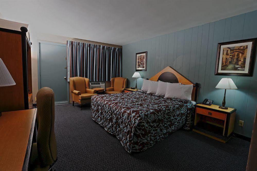 Belmont Inn Садбери Экстерьер фото